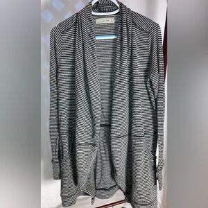 Abercrombie & Fitch size S black & white striped long open front cardigan